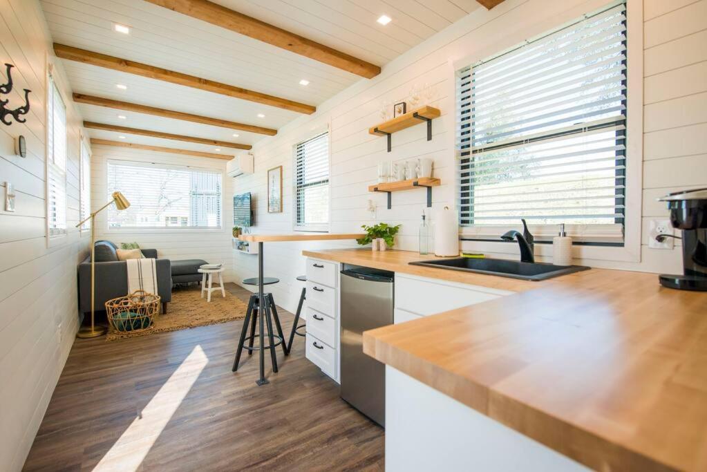 Container Home With Rooftop Views And Pickleball-Pecan Grove Bellmead Exterior foto