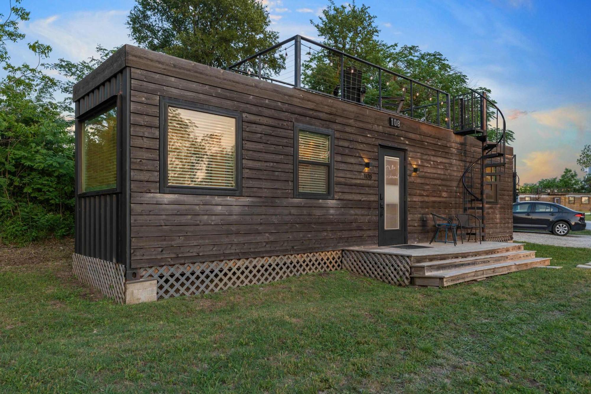 Container Home With Rooftop Views And Pickleball-Pecan Grove Bellmead Exterior foto