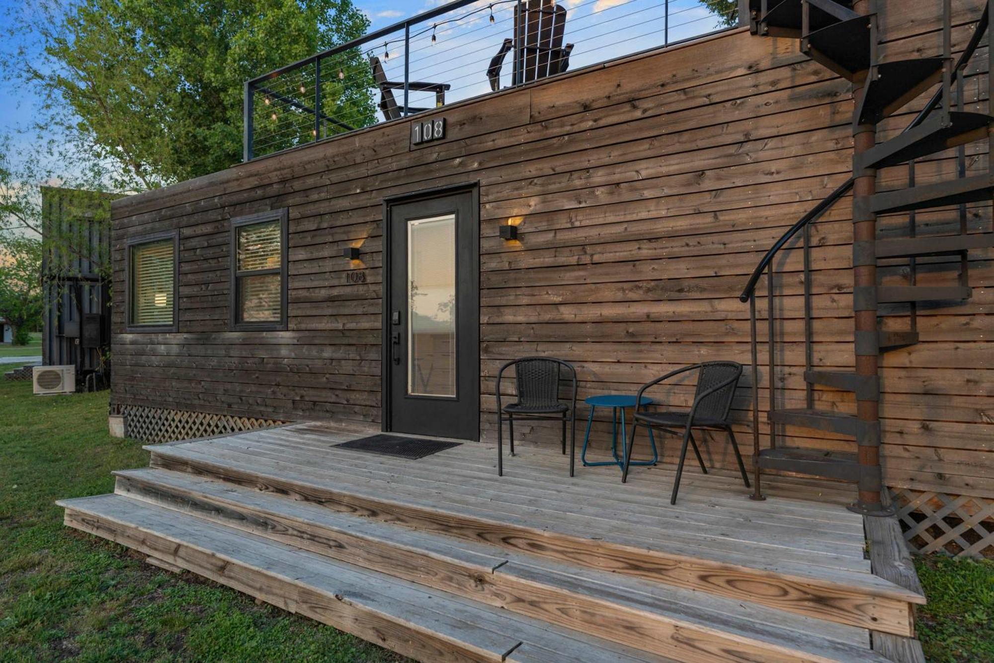 Container Home With Rooftop Views And Pickleball-Pecan Grove Bellmead Exterior foto